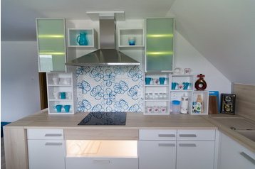 Vasaras māja Valča 8